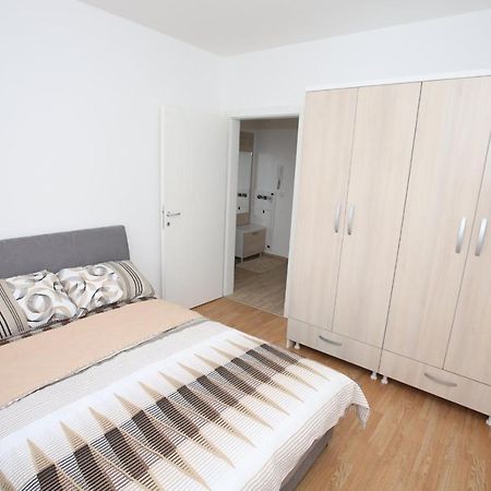Fast Sleep & Go 3 Apartment Paracin Luaran gambar